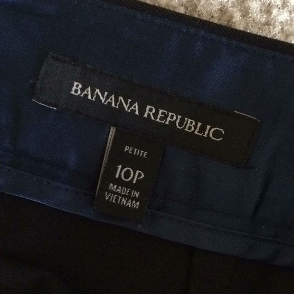 Beautiful Black Banana Republic skirt size 10P - Picture 7 of 7